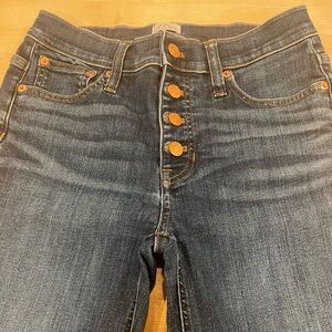 JCrew cropped jeans, sz 26. Great condition. Flattering fit.